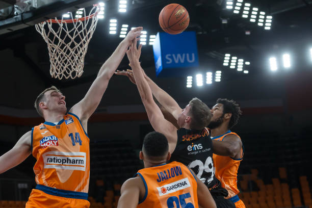 湖人战术体 湖人战术体