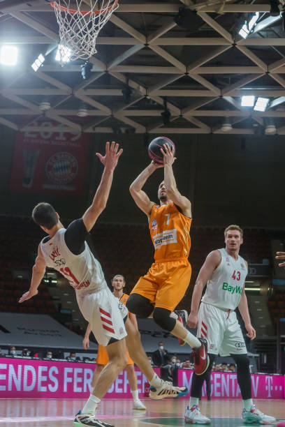 采取强攻 采取强攻